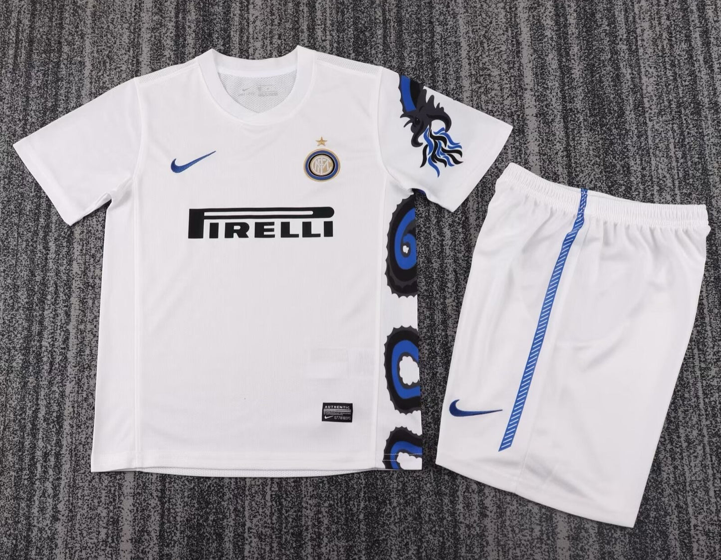 Inter Milan 2010-2011 Visita Kids